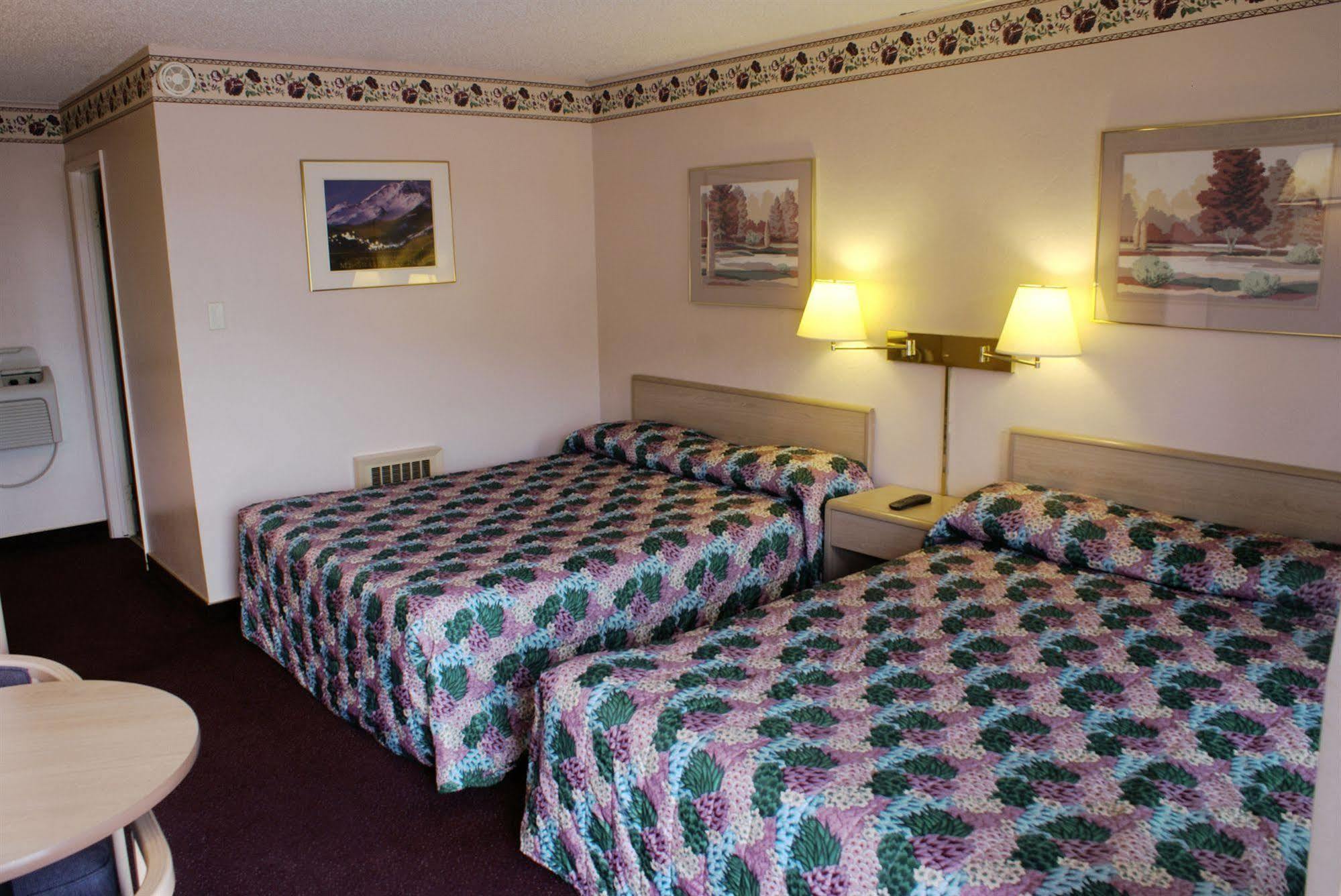 Pine Needles Inn Mount Shasta Zewnętrze zdjęcie